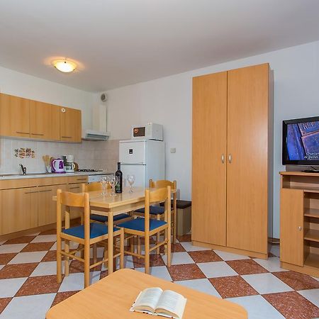 Apartments Ava ポレッチ エクステリア 写真