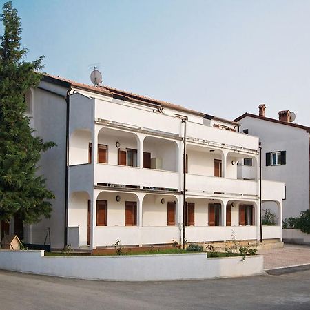Apartments Ava ポレッチ エクステリア 写真