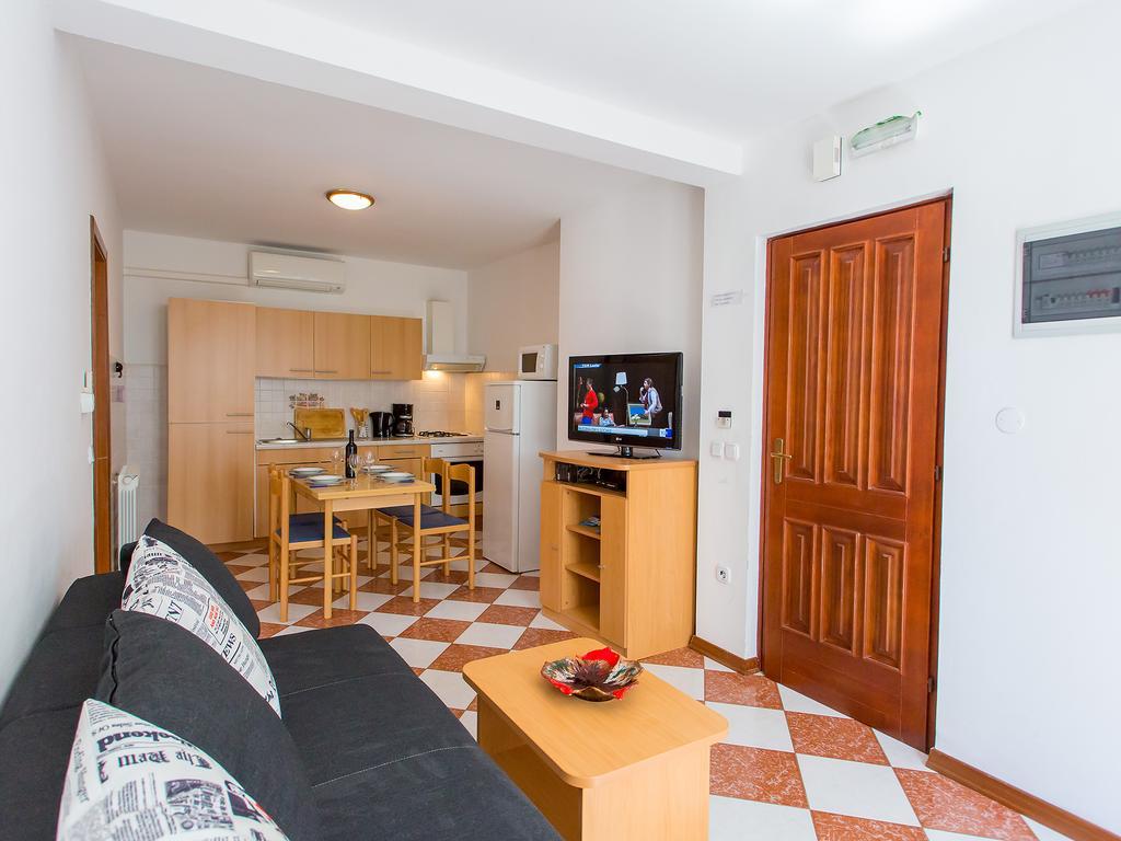 Apartments Ava ポレッチ エクステリア 写真