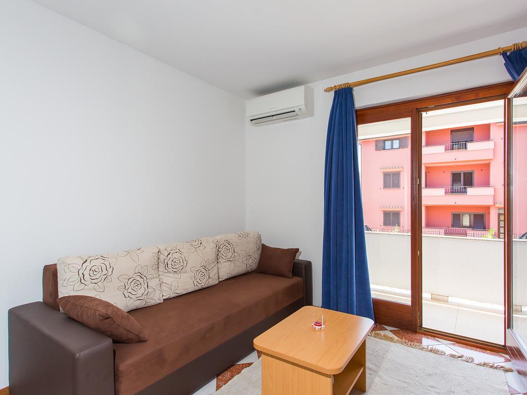 Apartments Ava ポレッチ エクステリア 写真