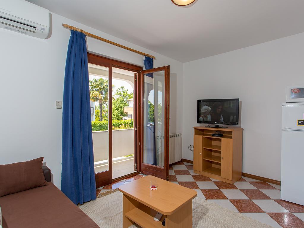 Apartments Ava ポレッチ エクステリア 写真