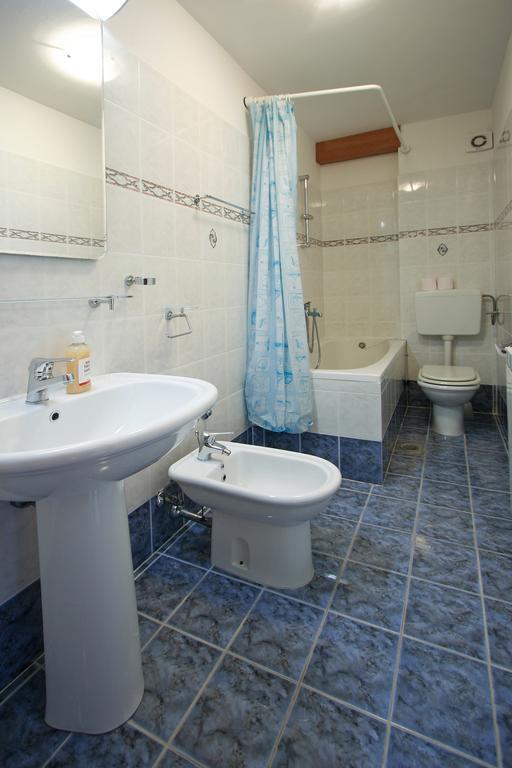 Apartments Ava ポレッチ エクステリア 写真