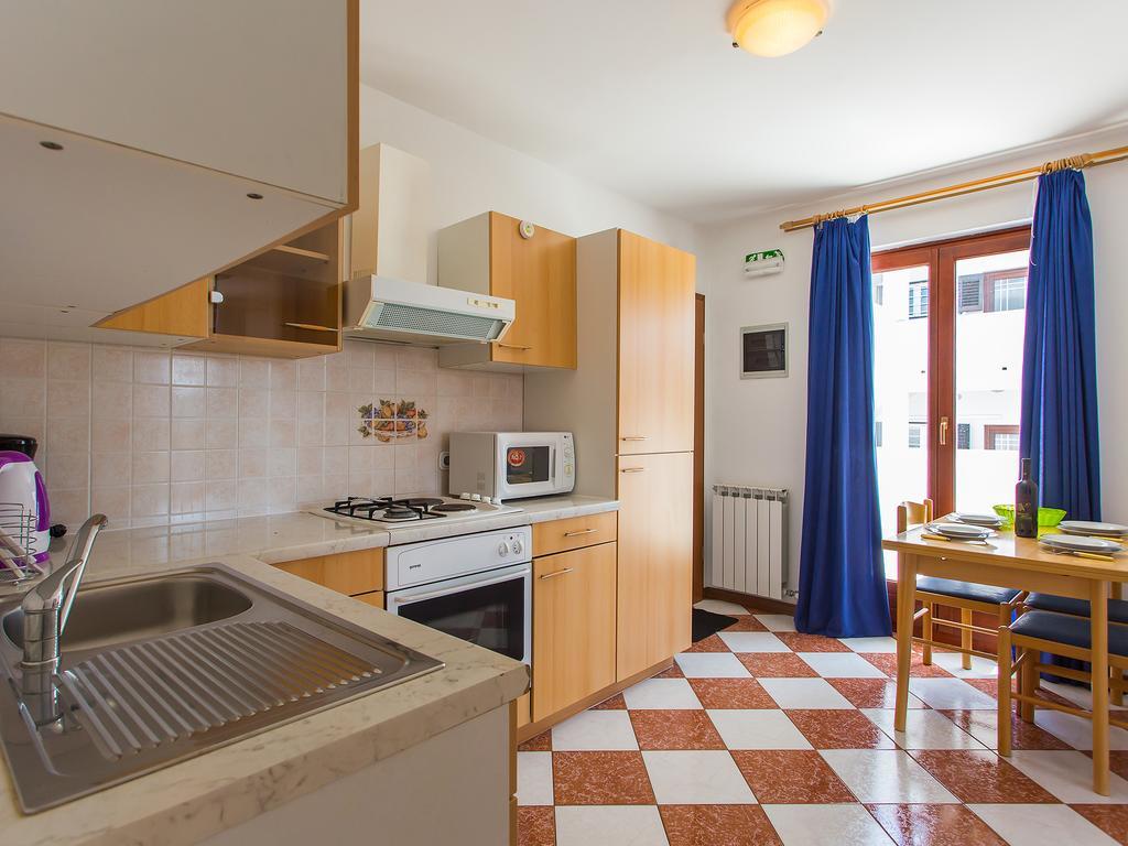 Apartments Ava ポレッチ エクステリア 写真