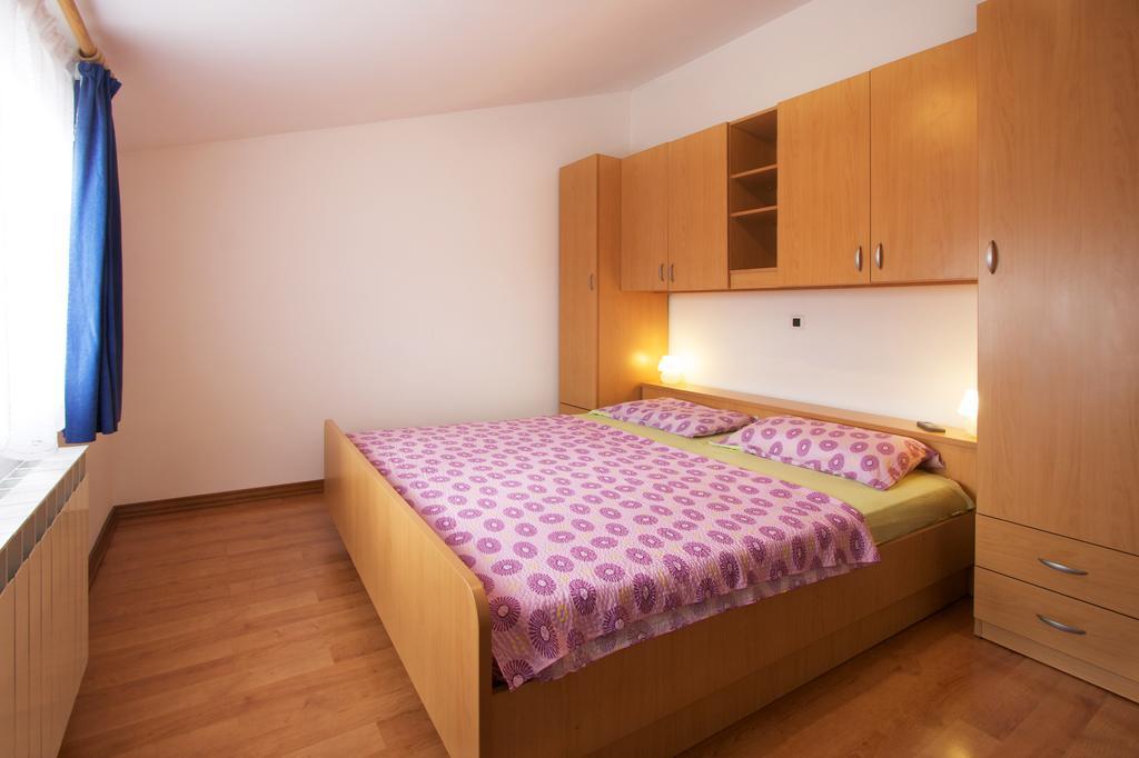 Apartments Ava ポレッチ エクステリア 写真