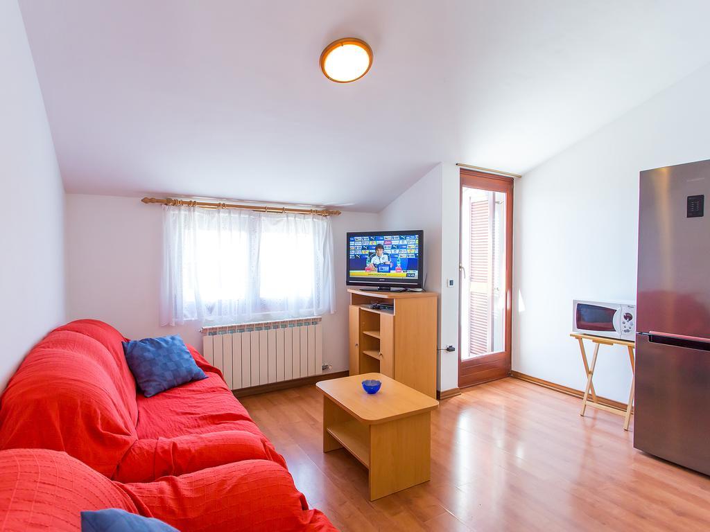 Apartments Ava ポレッチ エクステリア 写真