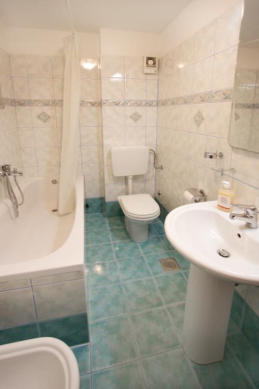Apartments Ava ポレッチ エクステリア 写真