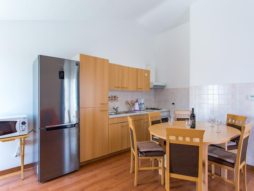 Apartments Ava ポレッチ エクステリア 写真