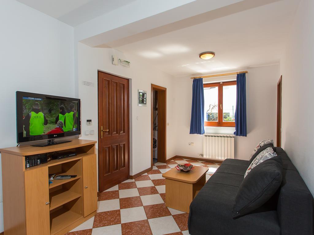 Apartments Ava ポレッチ エクステリア 写真