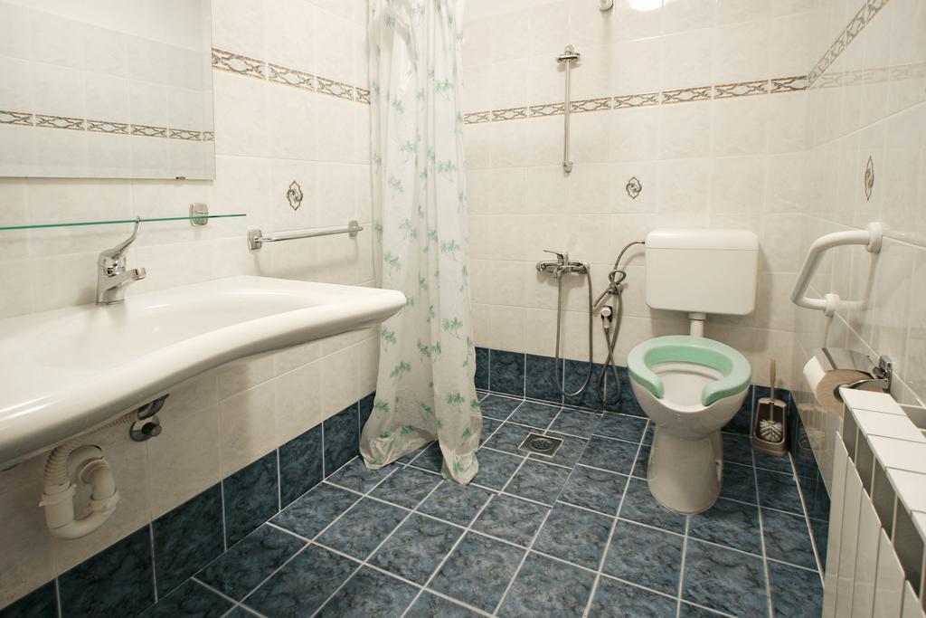 Apartments Ava ポレッチ エクステリア 写真